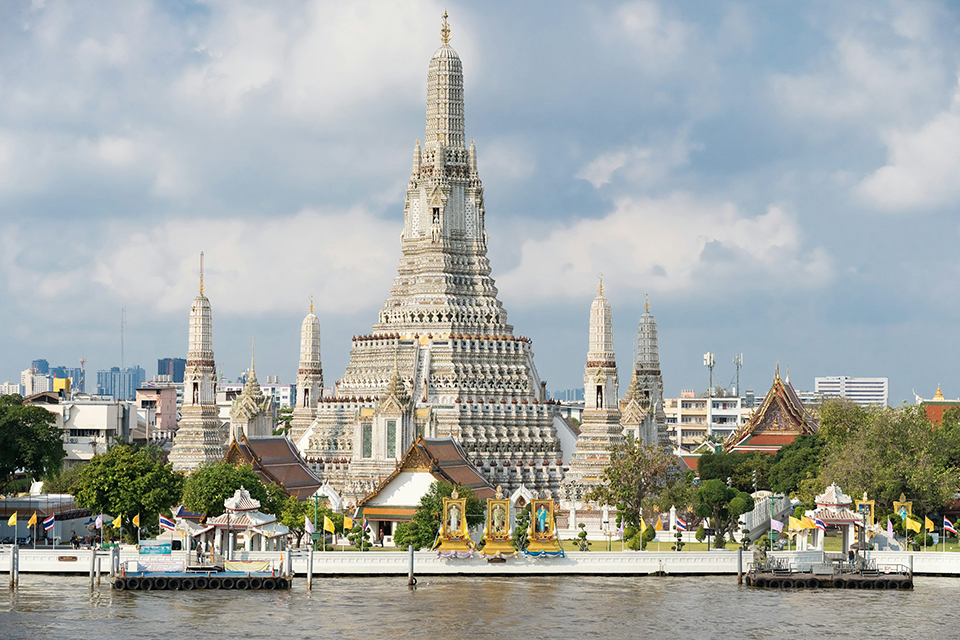 Wat Arun – Chùa đẹp ở Bangkok, điểm đến tâm linh rực rỡ bên sông Chao Phraya